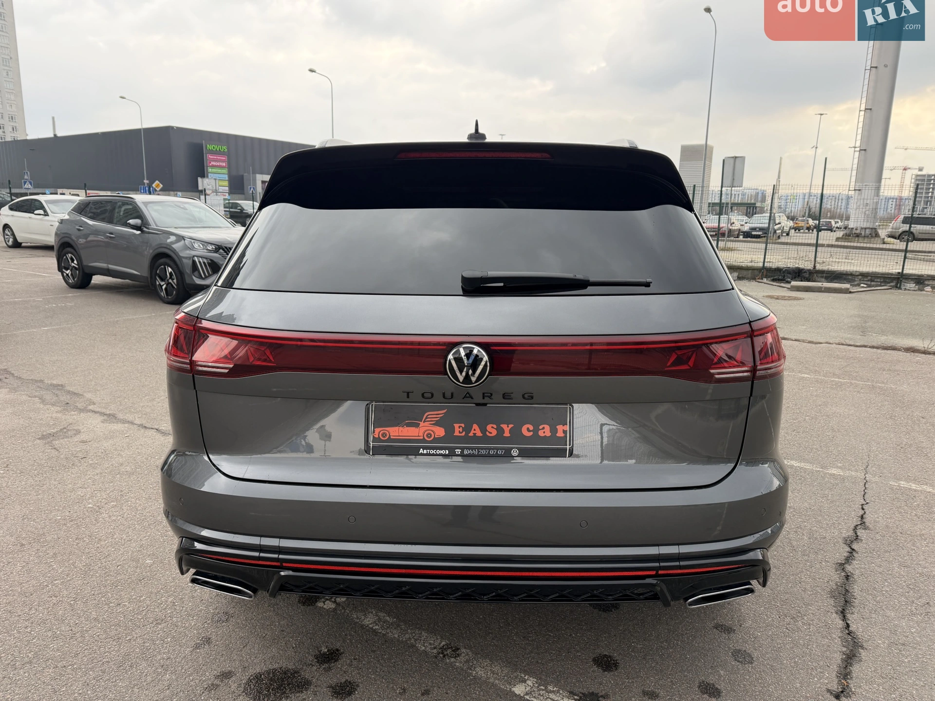 2023 Volkswagen Touareg - мініатюра 12