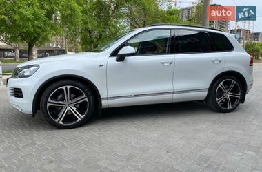 Внедорожник / Кроссовер Volkswagen Touareg 2014 в Одессе