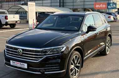 Внедорожник / Кроссовер Volkswagen Touareg 2021 в Киеве
