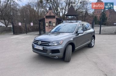 Внедорожник / Кроссовер Volkswagen Touareg 2011 в Радомышле