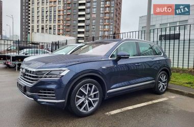 Внедорожник / Кроссовер Volkswagen Touareg 2022 в Киеве
