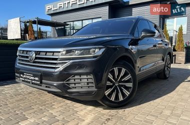 Внедорожник / Кроссовер Volkswagen Touareg 2021 в Киеве