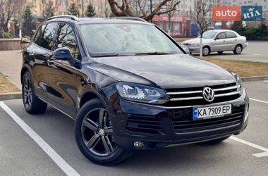 Внедорожник / Кроссовер Volkswagen Touareg 2012 в Киеве