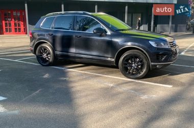 Позашляховик / Кросовер Volkswagen Touareg 2014 в Чернігові