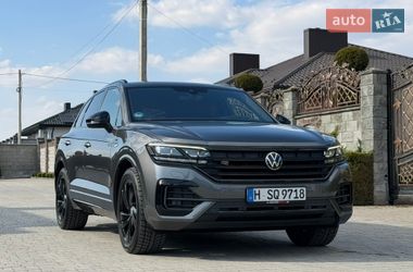 Позашляховик / Кросовер Volkswagen Touareg 2022 в Рівному