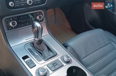 Внедорожник / Кроссовер Volkswagen Touareg 2015 в Обухове