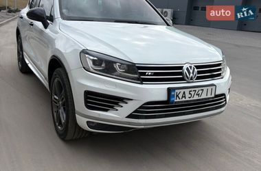 Внедорожник / Кроссовер Volkswagen Touareg 2015 в Киеве