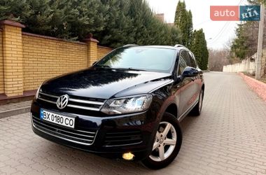 Внедорожник / Кроссовер Volkswagen Touareg 2013 в Хмельницком