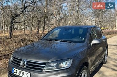 Внедорожник / Кроссовер Volkswagen Touareg 2015 в Ватутино