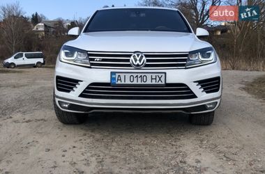 Внедорожник / Кроссовер Volkswagen Touareg 2013 в Киеве