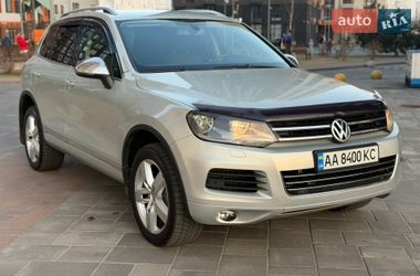 Позашляховик / Кросовер Volkswagen Touareg 2012 в Києві