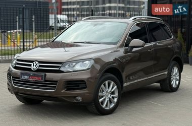 Внедорожник / Кроссовер Volkswagen Touareg 2011 в Киеве