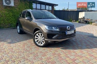Внедорожник / Кроссовер Volkswagen Touareg 2015 в Костополе