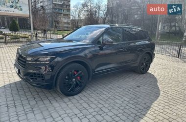 Позашляховик / Кросовер Volkswagen Touareg 2020 в Запоріжжі