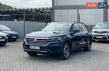 Позашляховик / Кросовер Volkswagen Touareg 2018 в Мукачевому
