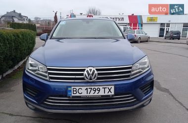 Внедорожник / Кроссовер Volkswagen Touareg 2015 в Хмельницком
