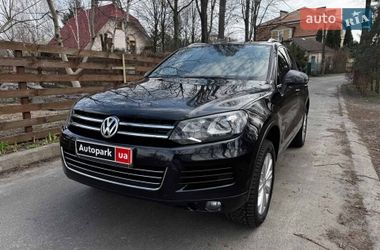 Внедорожник / Кроссовер Volkswagen Touareg 2011 в Киеве