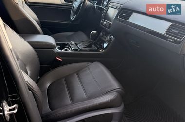 Позашляховик / Кросовер Volkswagen Touareg 2015 в Тернополі