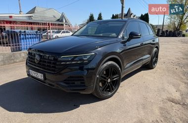 Позашляховик / Кросовер Volkswagen Touareg 2018 в Хусті