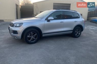 Внедорожник / Кроссовер Volkswagen Touareg 2011 в Киеве