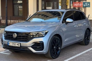 Позашляховик / Кросовер Volkswagen Touareg 2019 в Києві