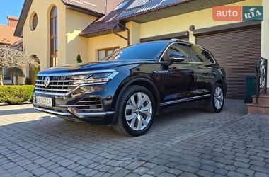 Позашляховик / Кросовер Volkswagen Touareg 2018 в Хмельницькому