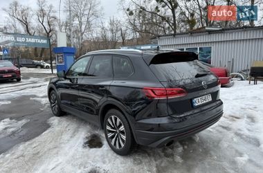 Внедорожник / Кроссовер Volkswagen Touareg 2021 в Киеве