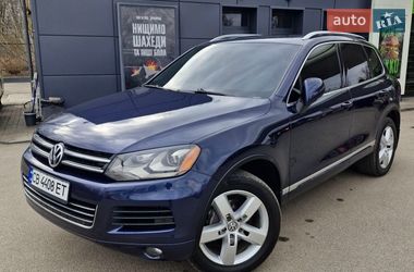 Внедорожник / Кроссовер Volkswagen Touareg 2014 в Чернигове