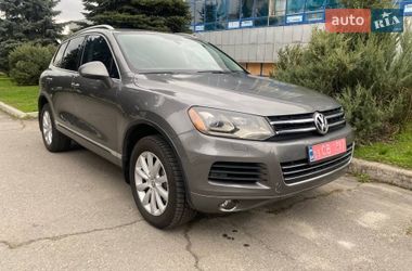 Внедорожник / Кроссовер Volkswagen Touareg 2011 в Днепре
