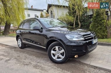 Внедорожник / Кроссовер Volkswagen Touareg 2012 в Львове