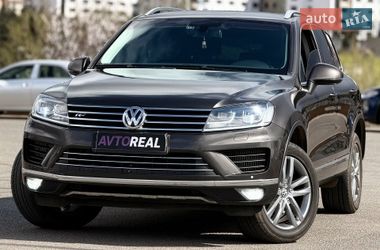 Позашляховик / Кросовер Volkswagen Touareg 2015 в Кривому Розі