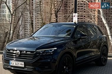 Внедорожник / Кроссовер Volkswagen Touareg 2018 в Киеве