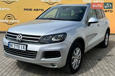 Внедорожник / Кроссовер Volkswagen Touareg 2010 в Ровно