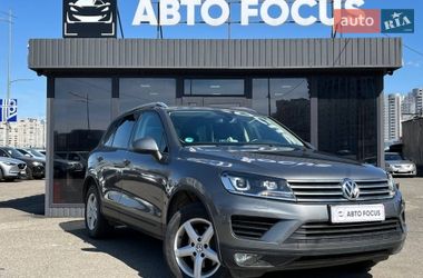 Позашляховик / Кросовер Volkswagen Touareg 2016 в Києві