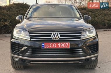 Позашляховик / Кросовер Volkswagen Touareg 2015 в Умані