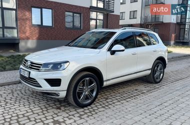 Внедорожник / Кроссовер Volkswagen Touareg 2014 в Каменец-Подольском