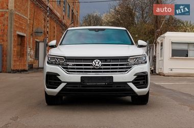 Внедорожник / Кроссовер Volkswagen Touareg 2018 в Черновцах