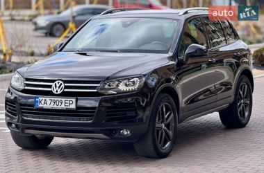 Внедорожник / Кроссовер Volkswagen Touareg 2012 в Киеве