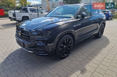 Позашляховик / Кросовер Volkswagen Touareg 2020 в Дубні