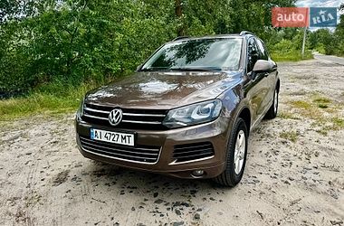 Позашляховик / Кросовер Volkswagen Touareg 2013 в Києві
