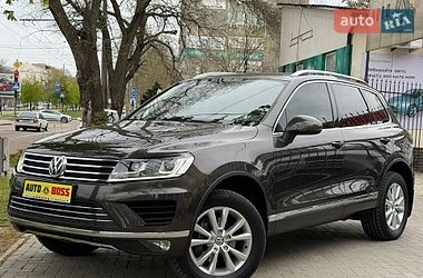 Внедорожник / Кроссовер Volkswagen Touareg 2016 в Николаеве