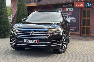 Внедорожник / Кроссовер Volkswagen Touareg 2018 в Сваляве