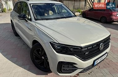 Позашляховик / Кросовер Volkswagen Touareg 2021 в Запоріжжі