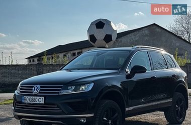 Позашляховик / Кросовер Volkswagen Touareg 2017 в Хоросткові