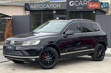 Внедорожник / Кроссовер Volkswagen Touareg 2016 в Киеве