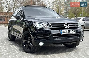 Позашляховик / Кросовер Volkswagen Touareg 2011 в Полтаві