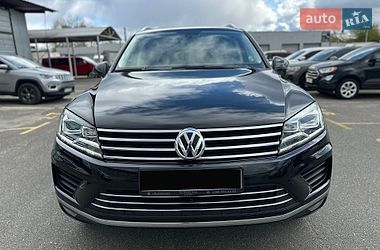 Позашляховик / Кросовер Volkswagen Touareg 2017 в Києві