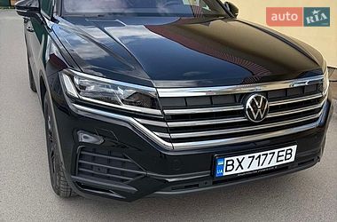 Позашляховик / Кросовер Volkswagen Touareg 2024 в Шепетівці