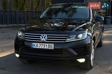Внедорожник / Кроссовер Volkswagen Touareg 2016 в Нежине