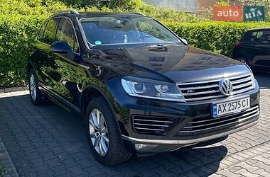 Позашляховик / Кросовер Volkswagen Touareg 2017 в Києві